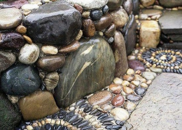 استفاده از سنگ‌های رودخانه‌ای در دکوراسیون